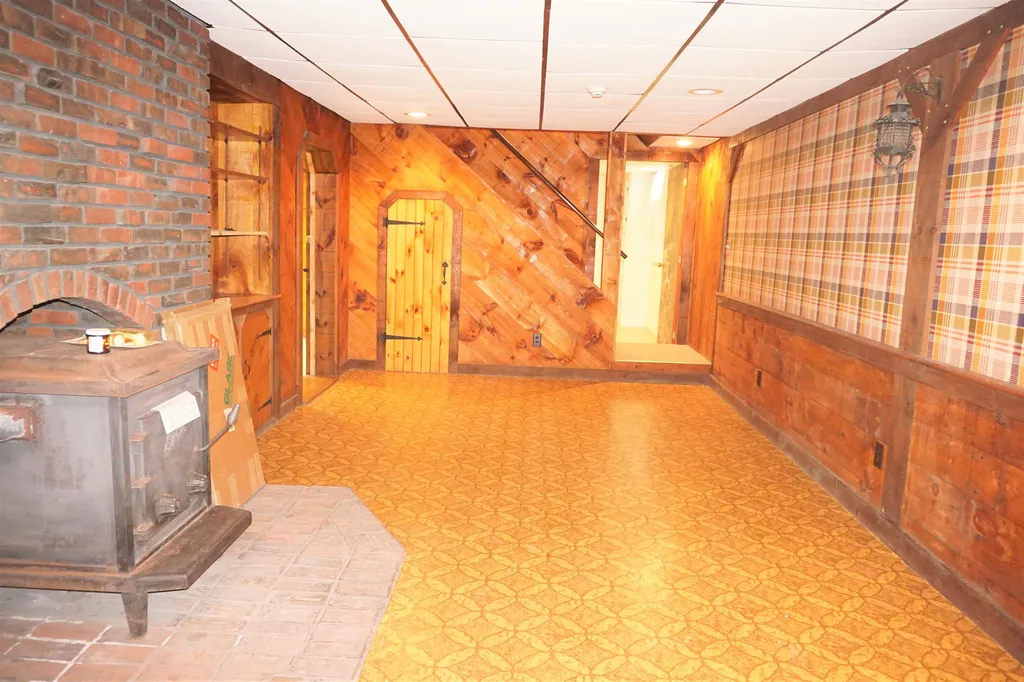 76 Ridge Road Nashua NH 03062