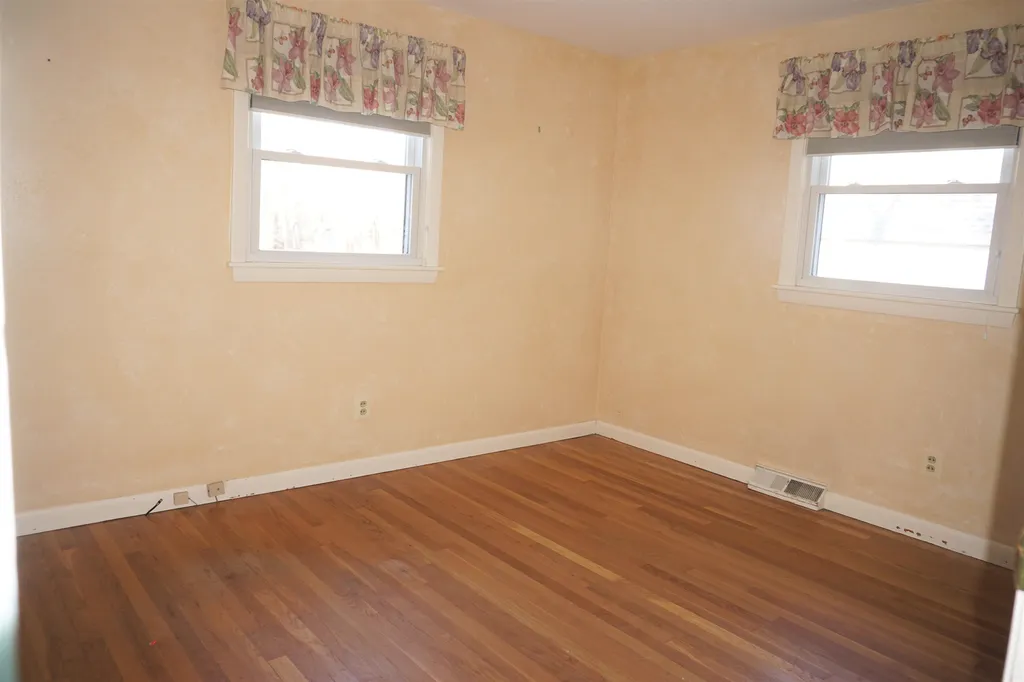 76 Ridge Road Nashua NH 03062
