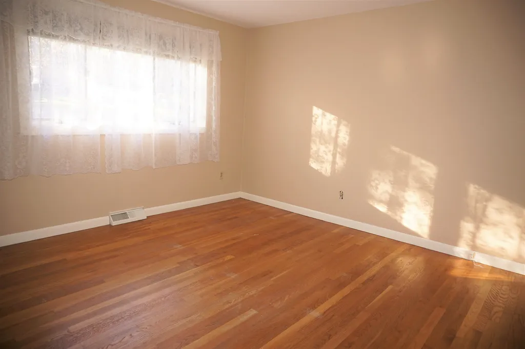76 Ridge Road Nashua NH 03062