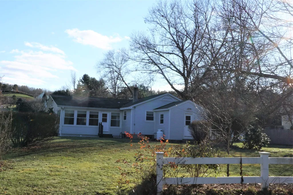 76 Ridge Road Nashua NH 03062