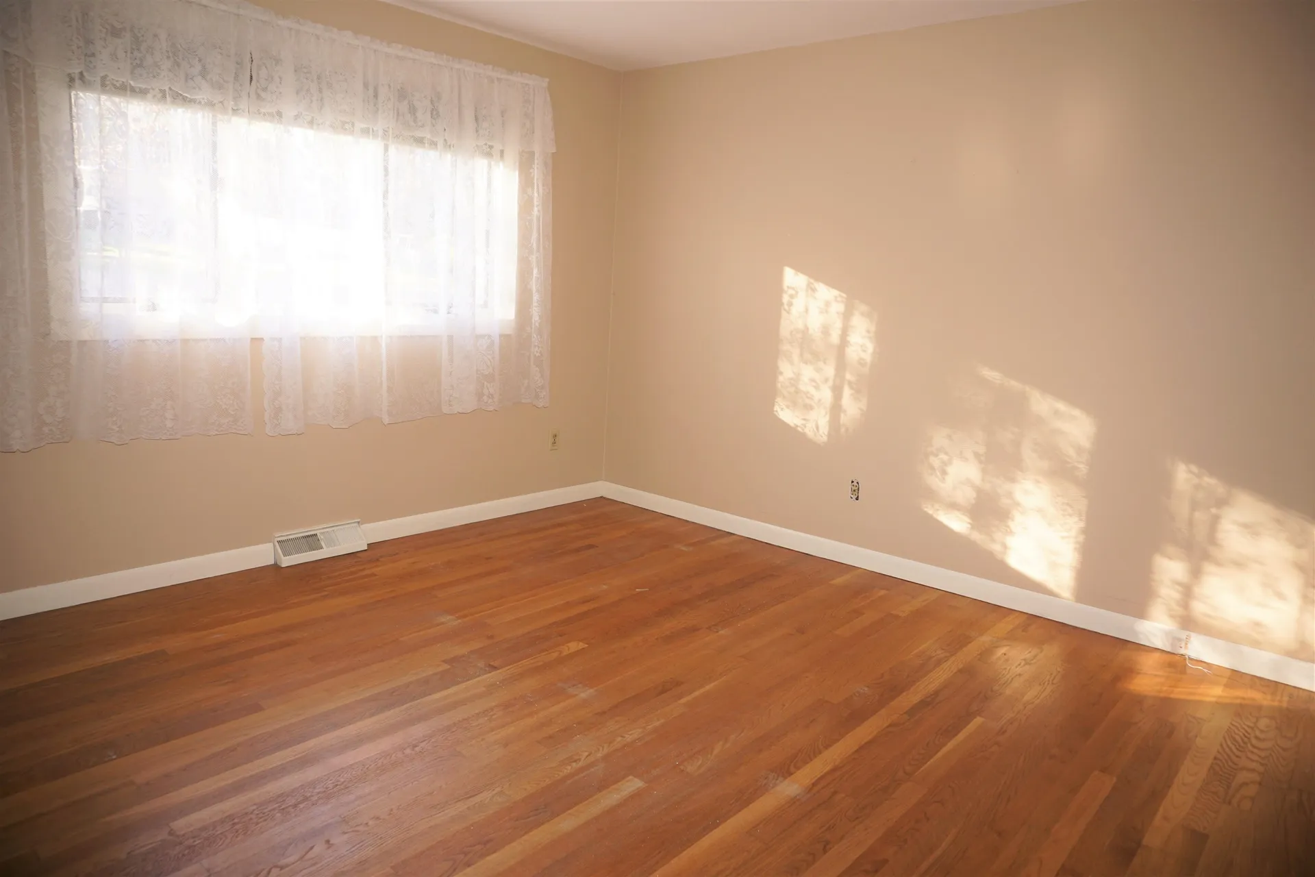 76 Ridge Road Nashua NH 03062