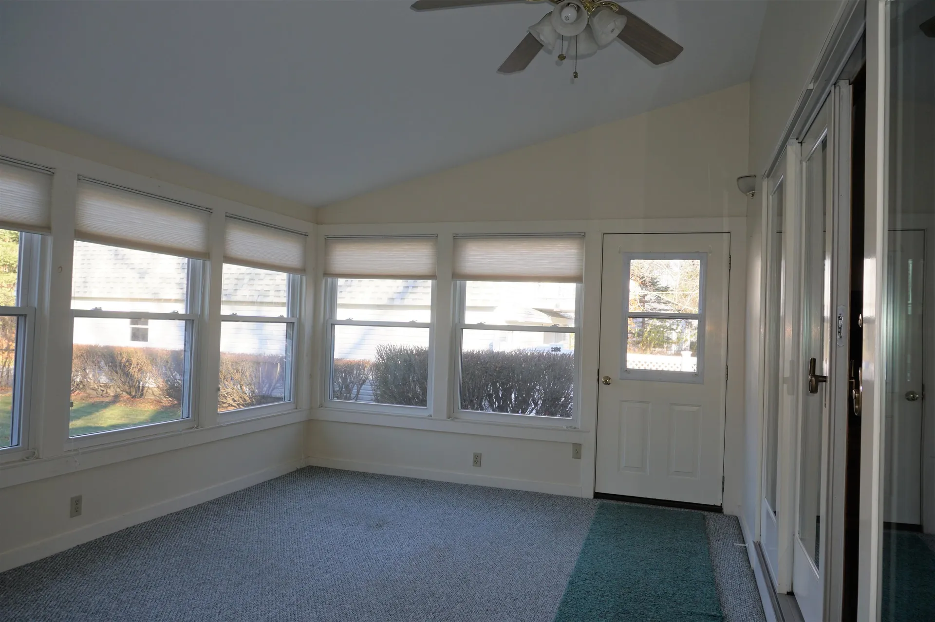 76 Ridge Road Nashua NH 03062