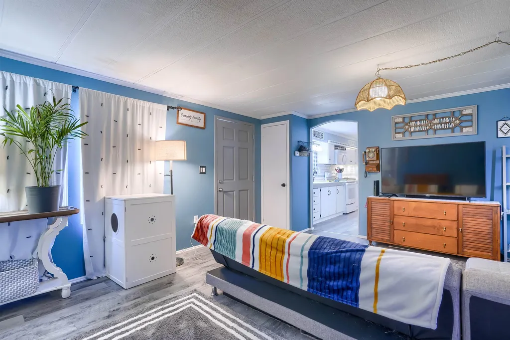 10 S Emperor Drive Concord NH 03303