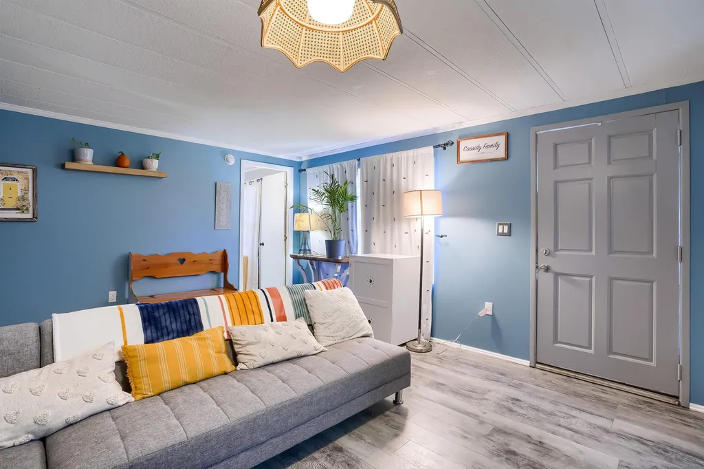 10 S Emperor Drive Concord NH 03303