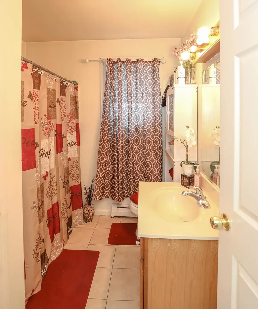 628 Grove Street Manchester NH 03103