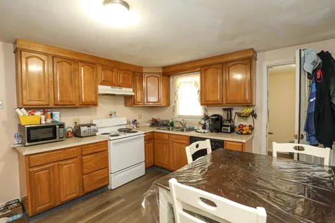 628 Grove Street Manchester NH 03103