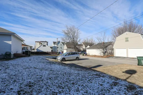 628 Grove Street Manchester NH 03103