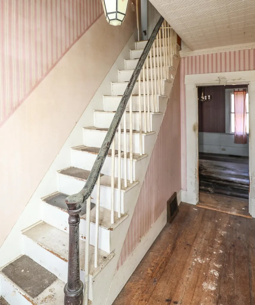 54 Abbott Street Nashua NH 03064