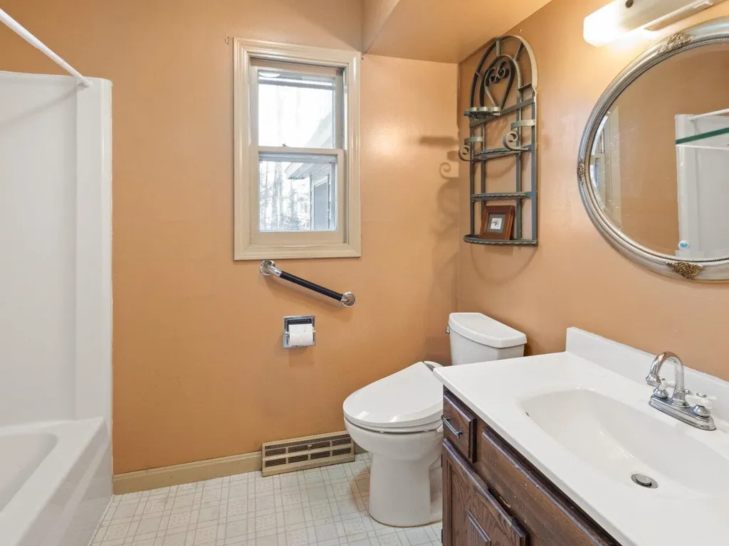 53 Greenfield Road Essex VT 05452