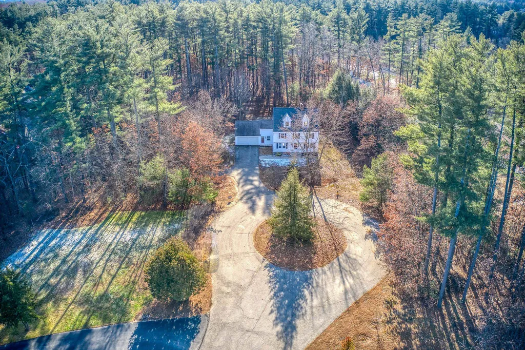 23 Mack Street Bedford NH 03110