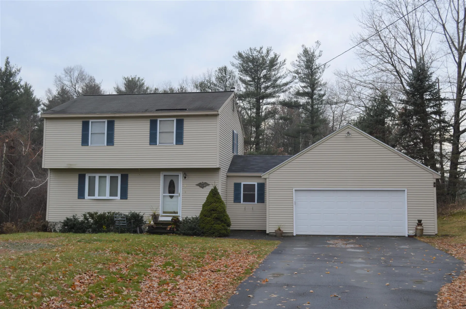 8 Ledgewood Drive Derry NH 03038