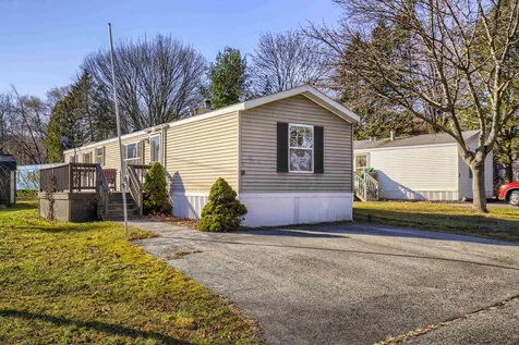 128 Dartmouth Circle Newmarket NH 03857
