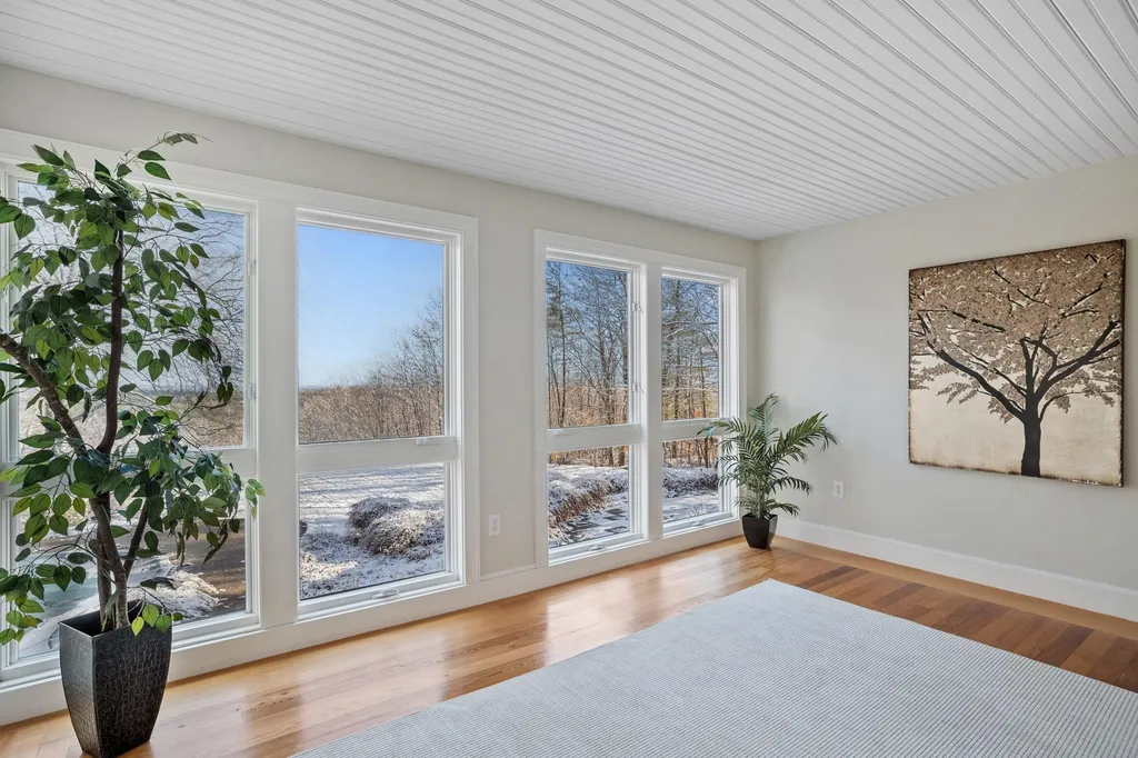 10 Tolford Hill Road Bedford NH 03110