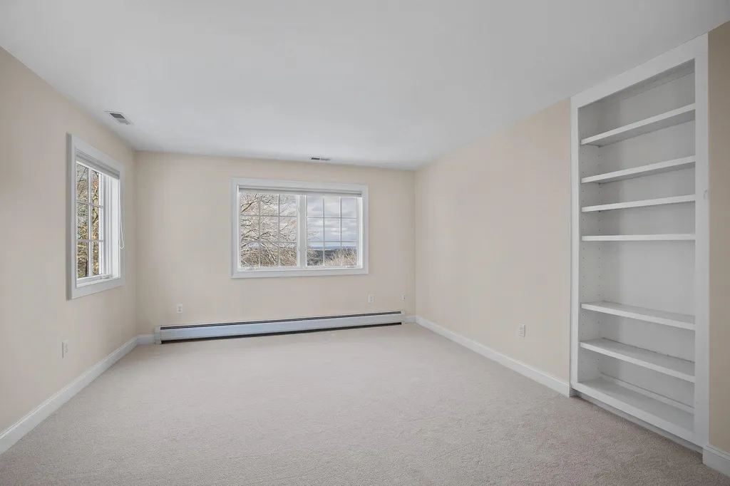 10 Tolford Hill Road Bedford NH 03110