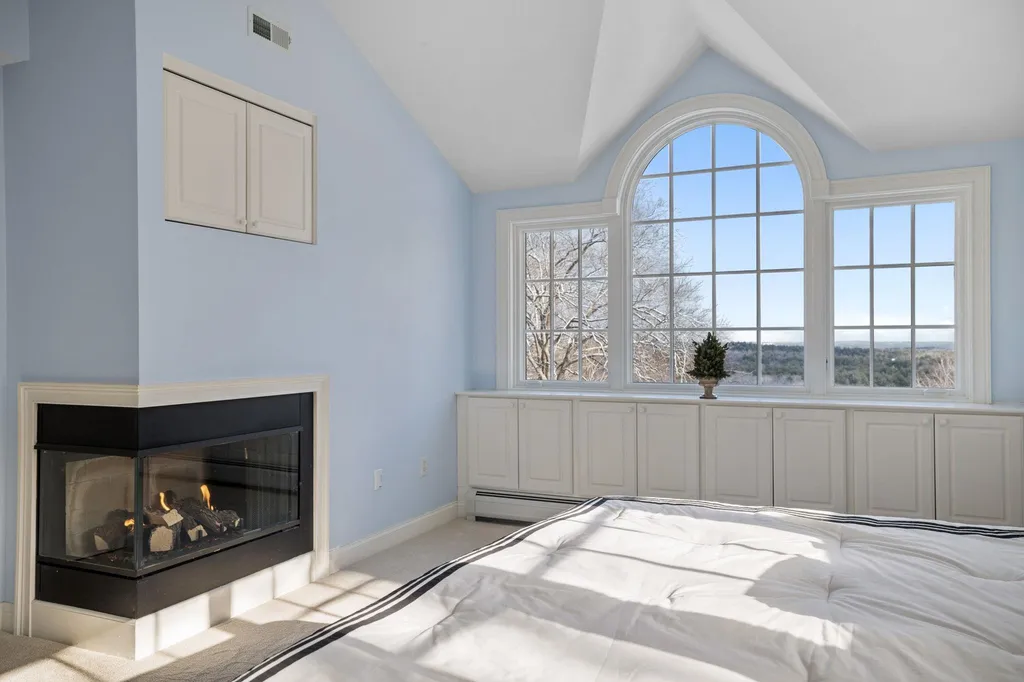 10 Tolford Hill Road Bedford NH 03110
