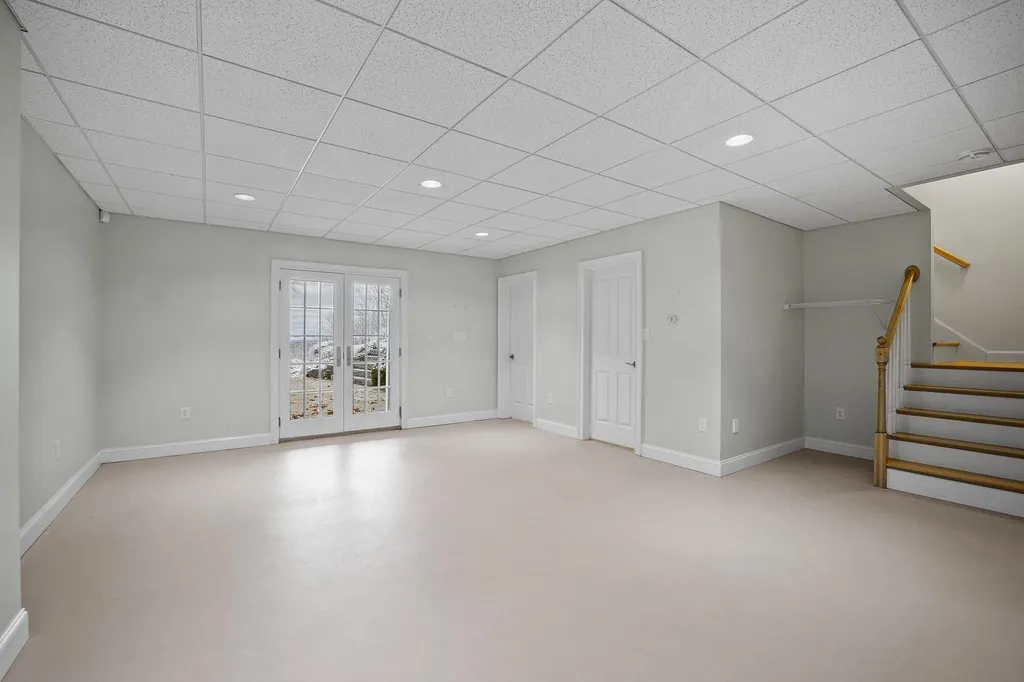 10 Tolford Hill Road Bedford NH 03110
