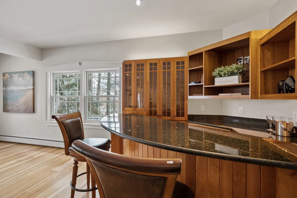 10 Tolford Hill Road Bedford NH 03110