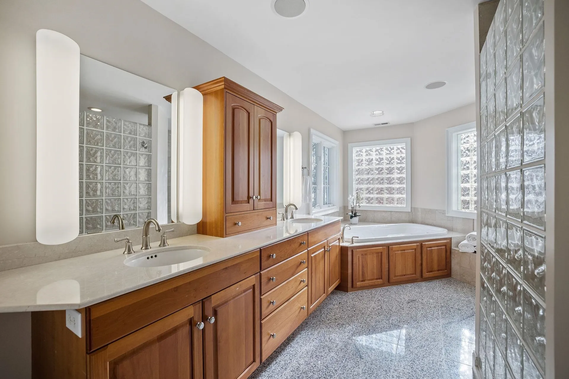 10 Tolford Hill Road Bedford NH 03110