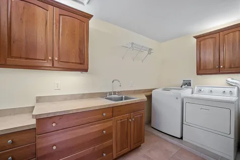 10 Tolford Hill Road Bedford NH 03110