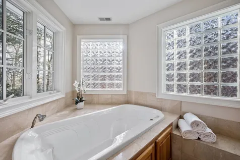 10 Tolford Hill Road Bedford NH 03110