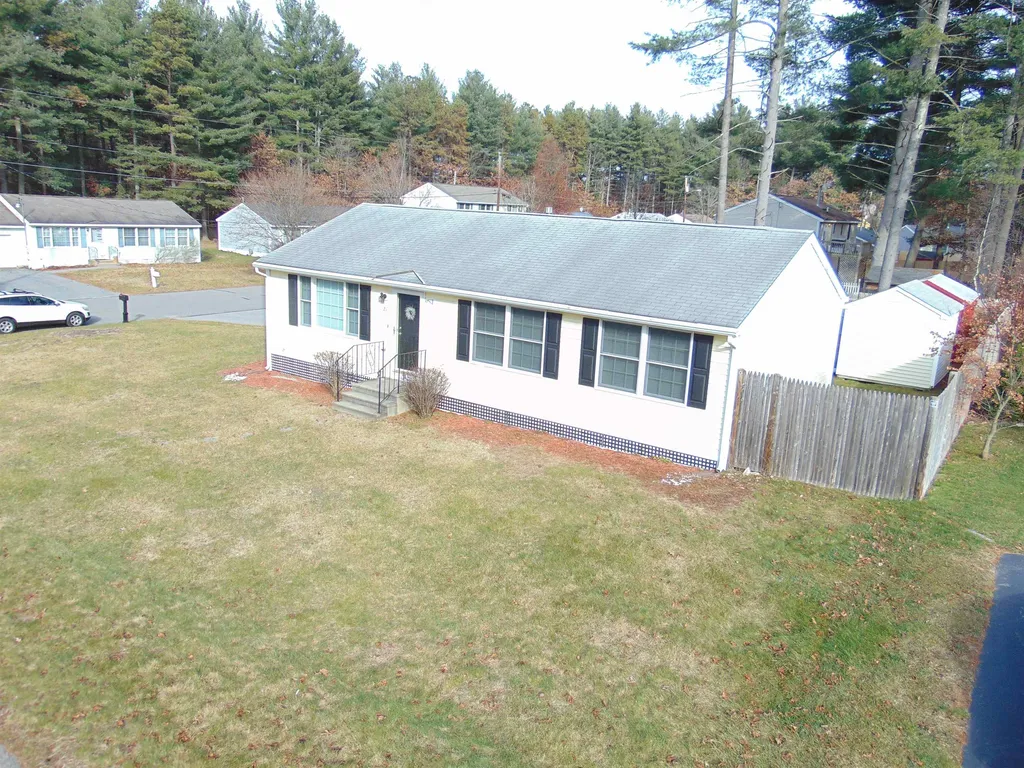 21 Delaware Road Nashua NH 03062