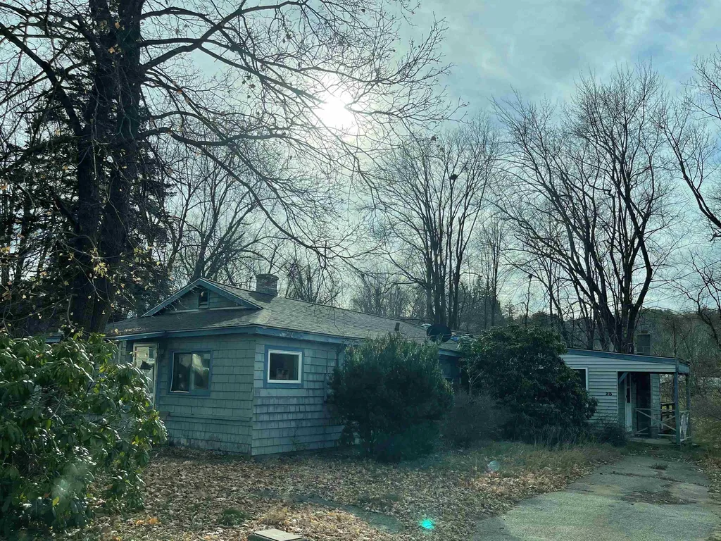 25 Overland Street Laconia NH 03246