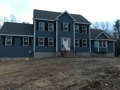 8 Kinneret Drive Kingston NH 03848