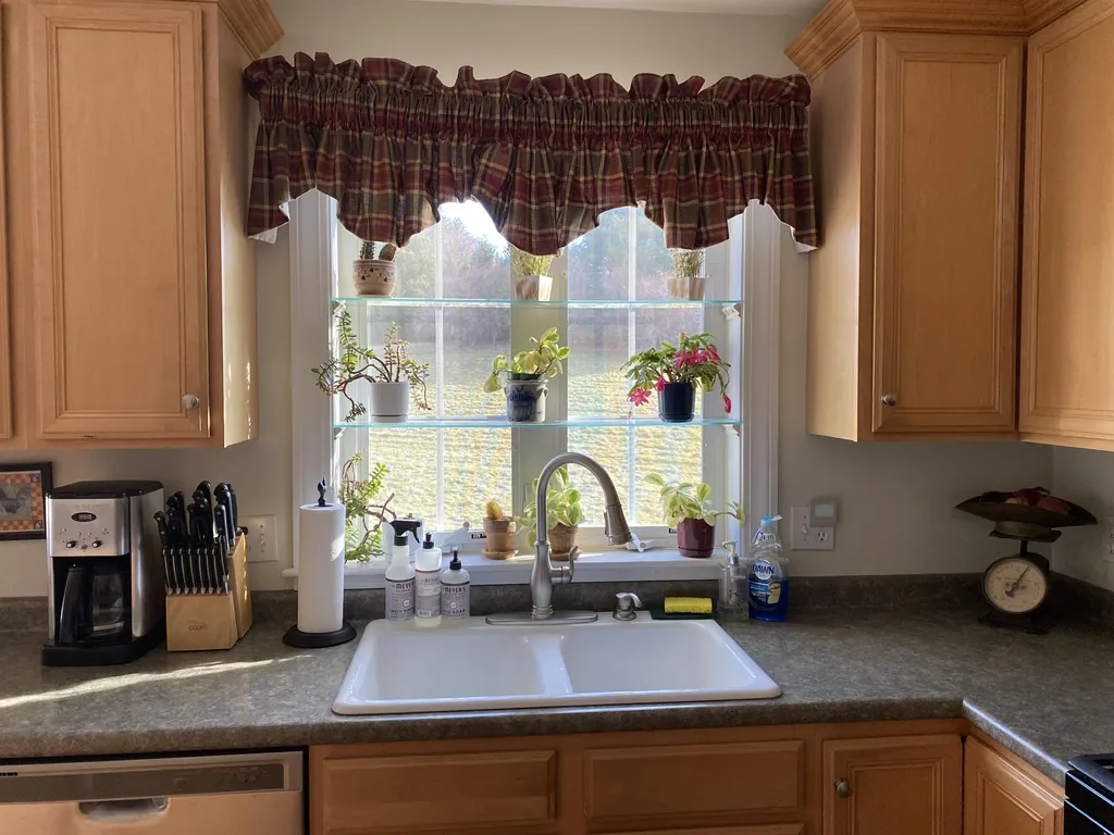 24 Morrison Lane Dover NH 03820