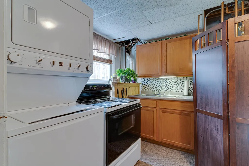 160 Moses Gerrish Farmer Road Eliot ME 03903