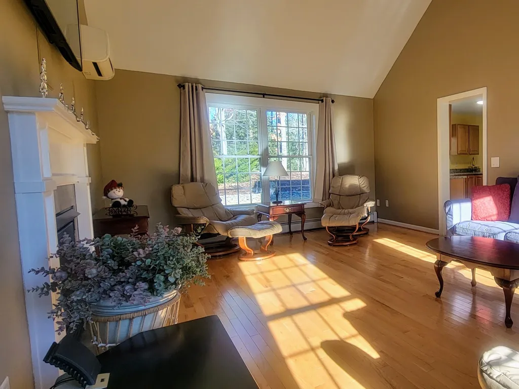 13 Max Lane Concord NH 03301