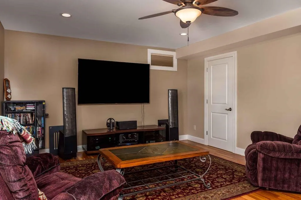 10 Coopers Way Kittery ME 03904