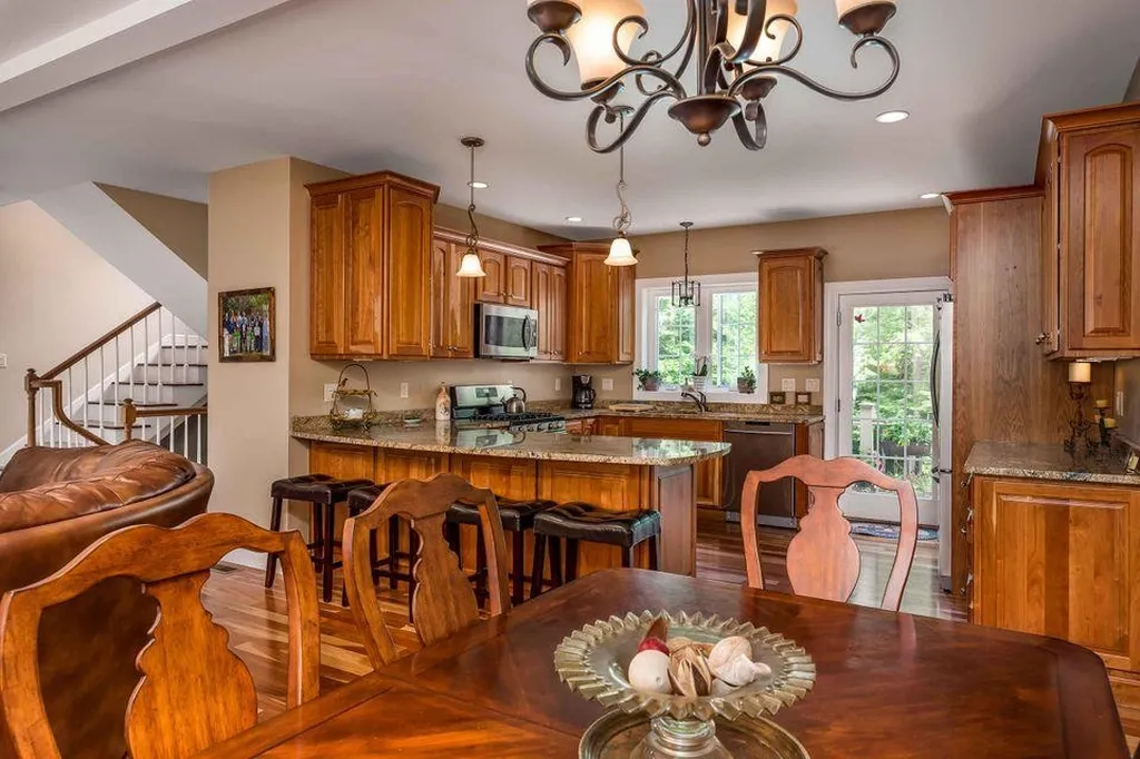 10 Coopers Way Kittery ME 03904