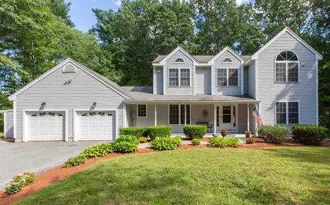 37 Diamond Hill Drive Pelham NH 03076