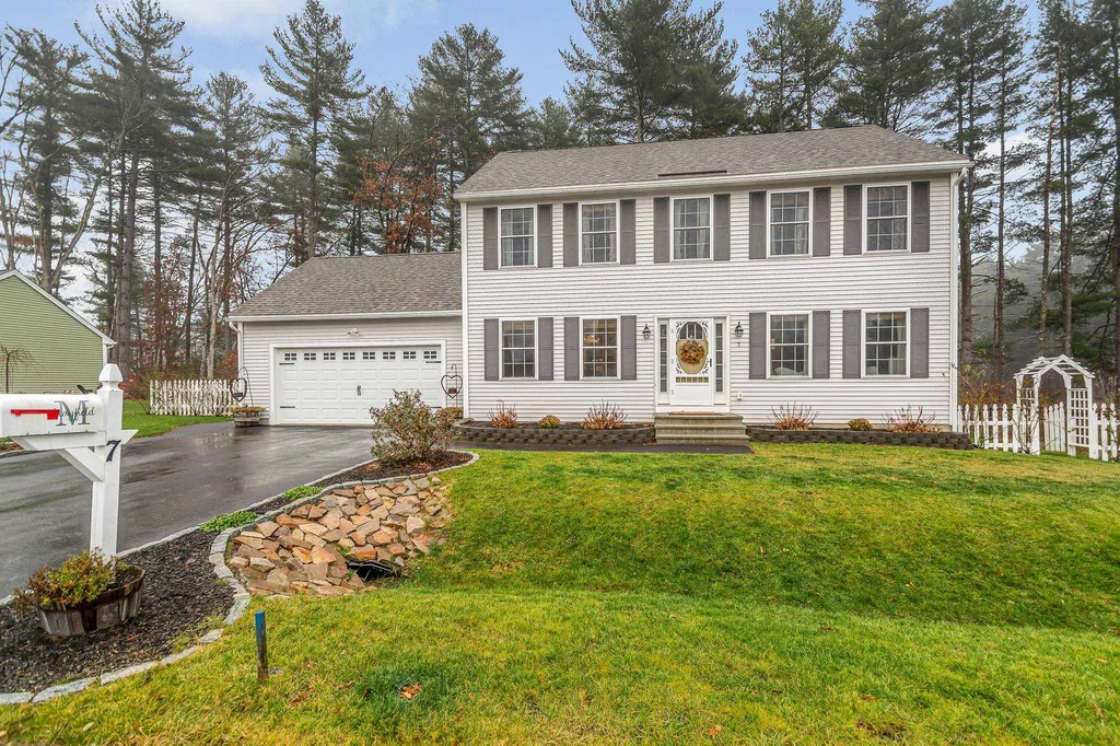 7 Lucier Park Drive Hudson NH 03051