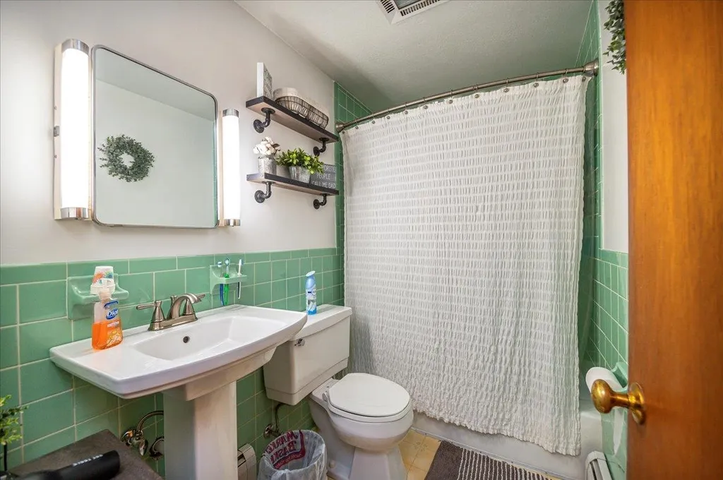 72 Elm Street Milton NH 03851