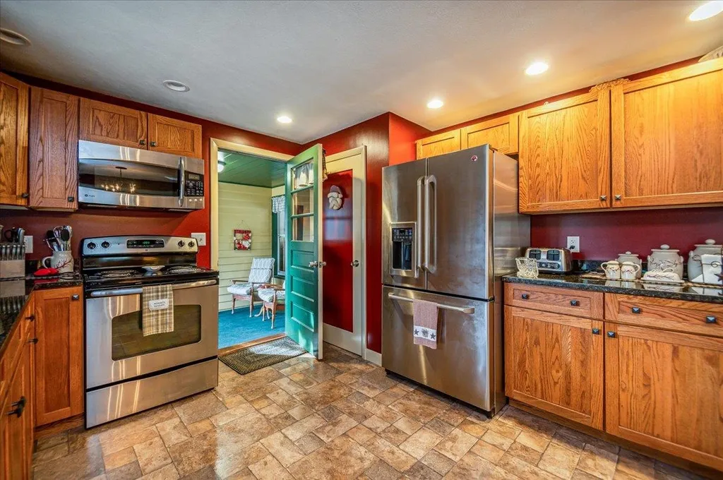 72 Elm Street Milton NH 03851