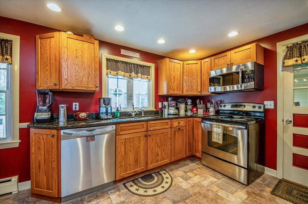 72 Elm Street Milton NH 03851