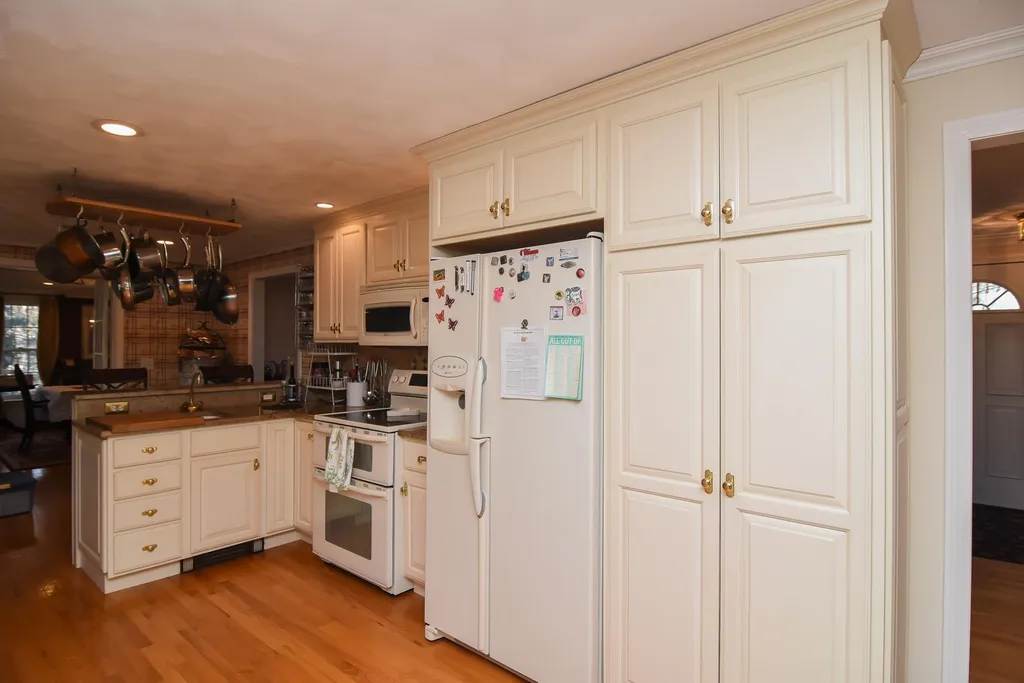 9 Colony Brook Lane Derry NH 03038