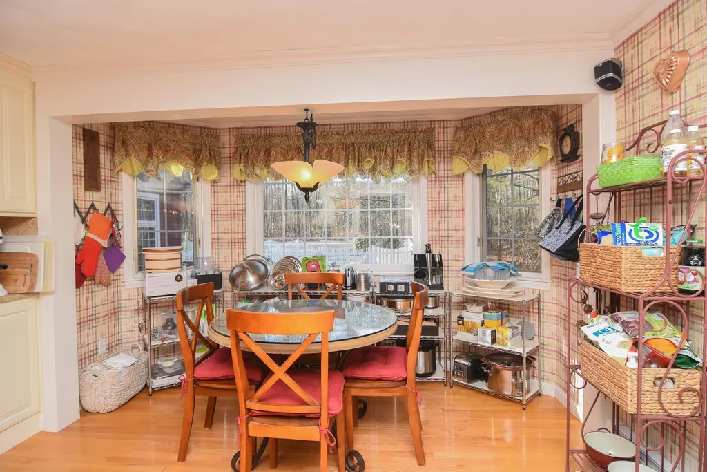 9 Colony Brook Lane Derry NH 03038