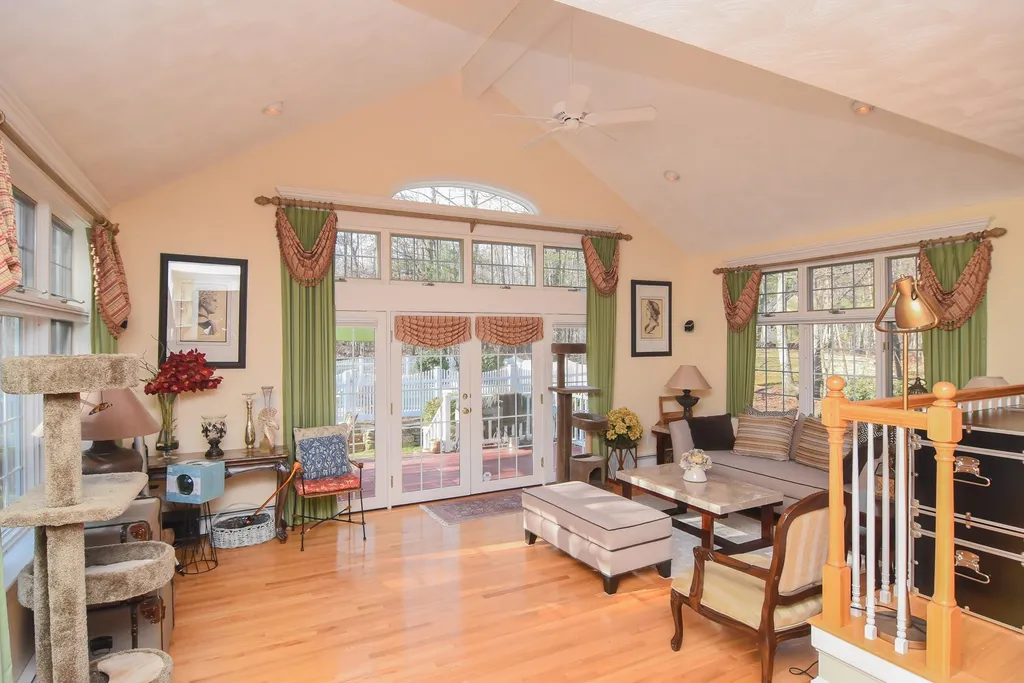 9 Colony Brook Lane Derry NH 03038