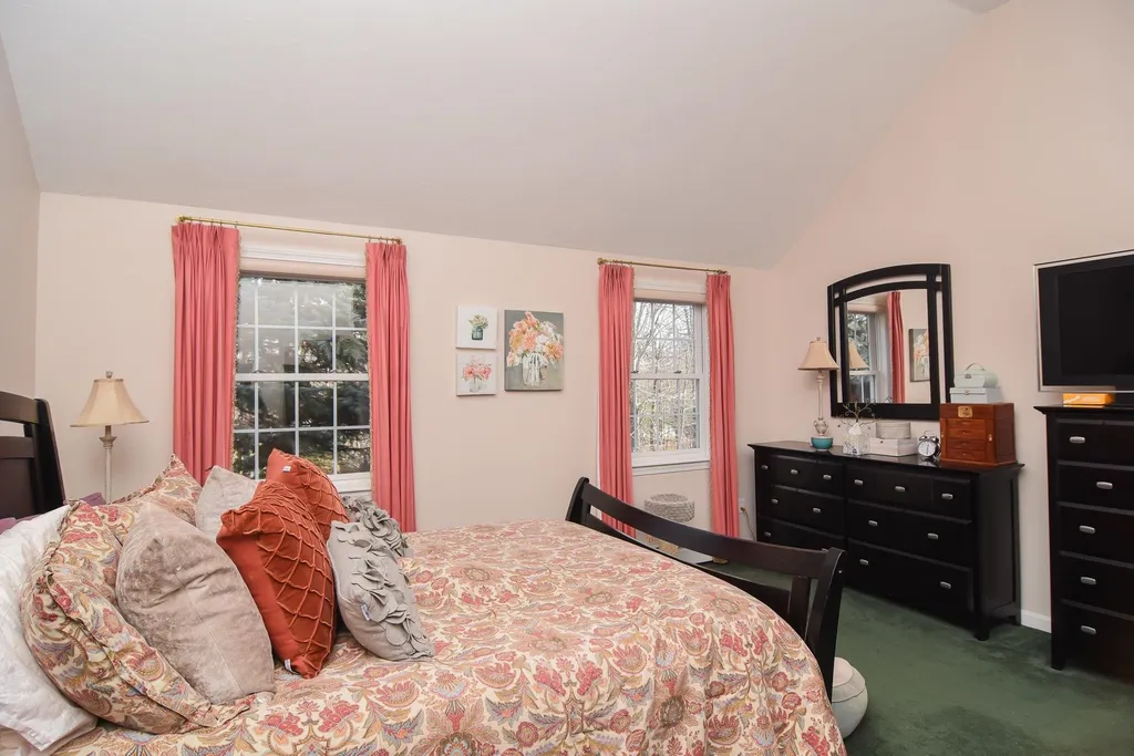 9 Colony Brook Lane Derry NH 03038