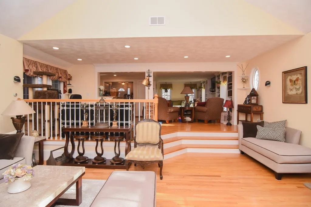 9 Colony Brook Lane Derry NH 03038