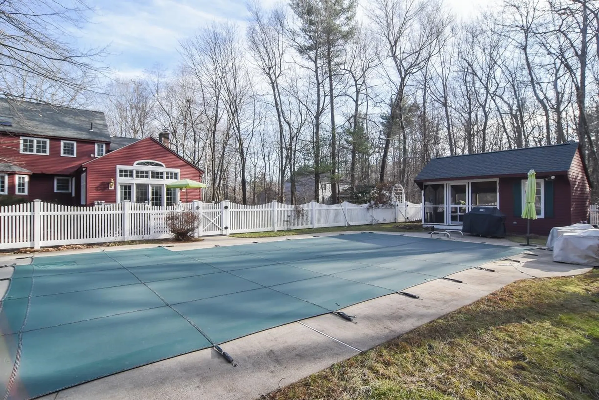 9 Colony Brook Lane Derry NH 03038