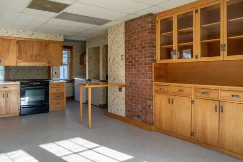 275 Western Avenue Brattleboro VT 05301