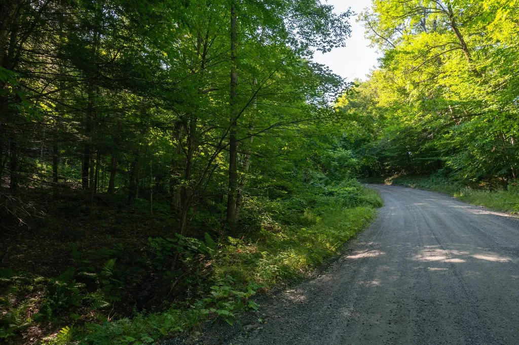 13 Best Road Hartland VT 05089