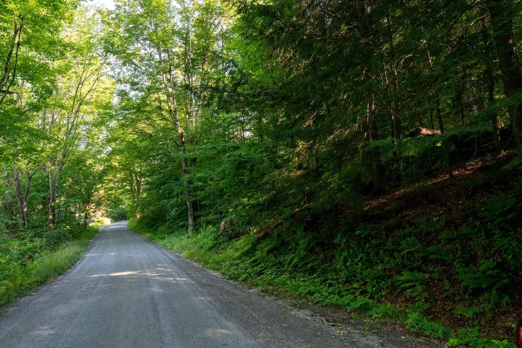 13 Best Road Hartland VT 05089