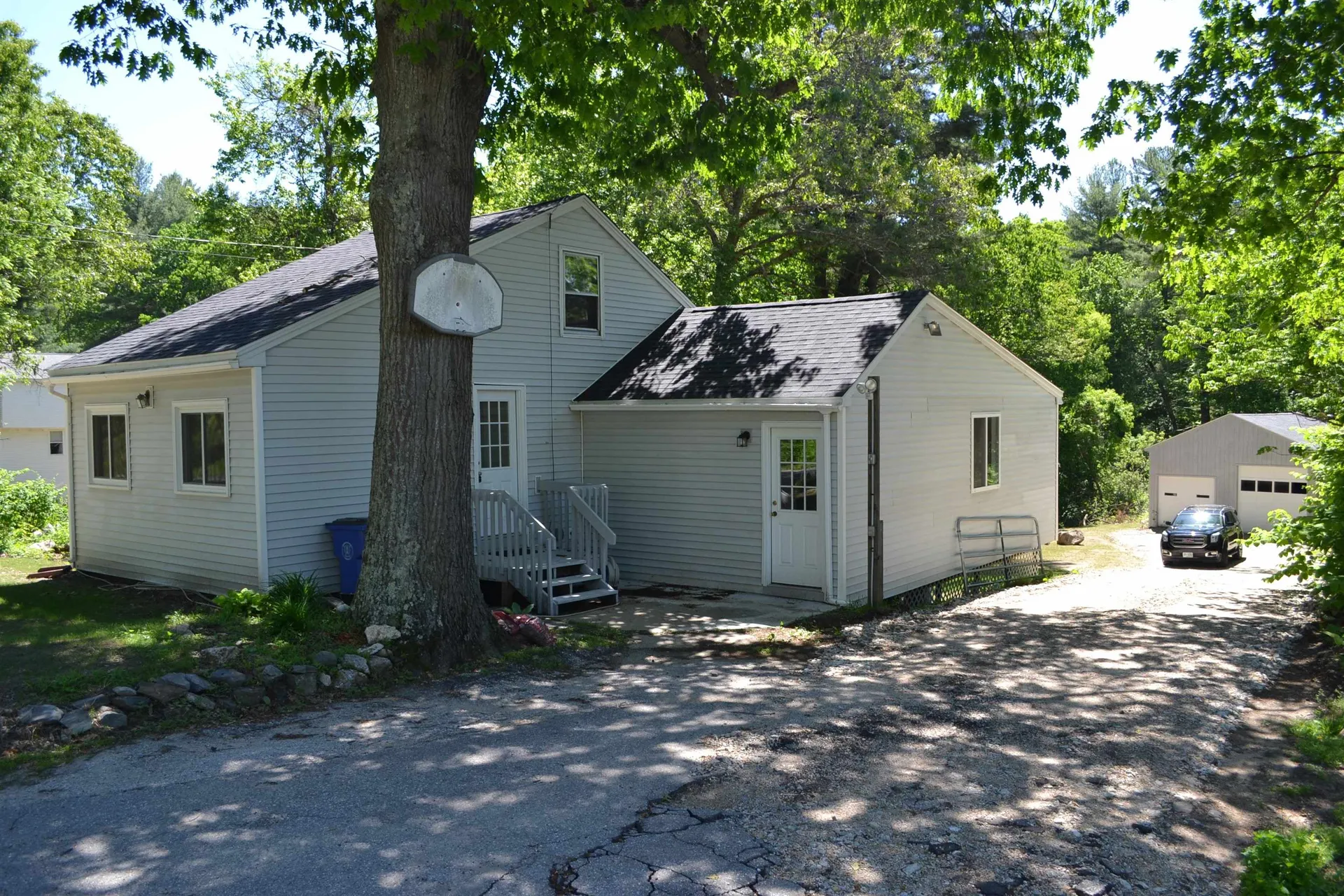 9 Ash Street Londonderry NH 03053