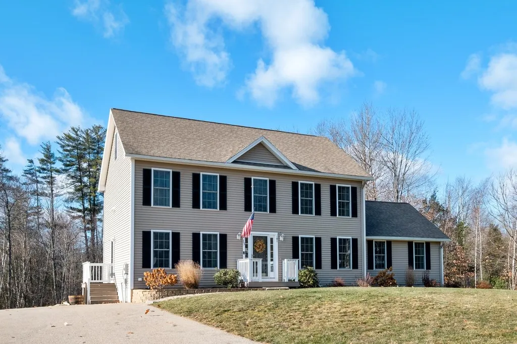 15 Fiddlehead Lane Rochester NH 03867