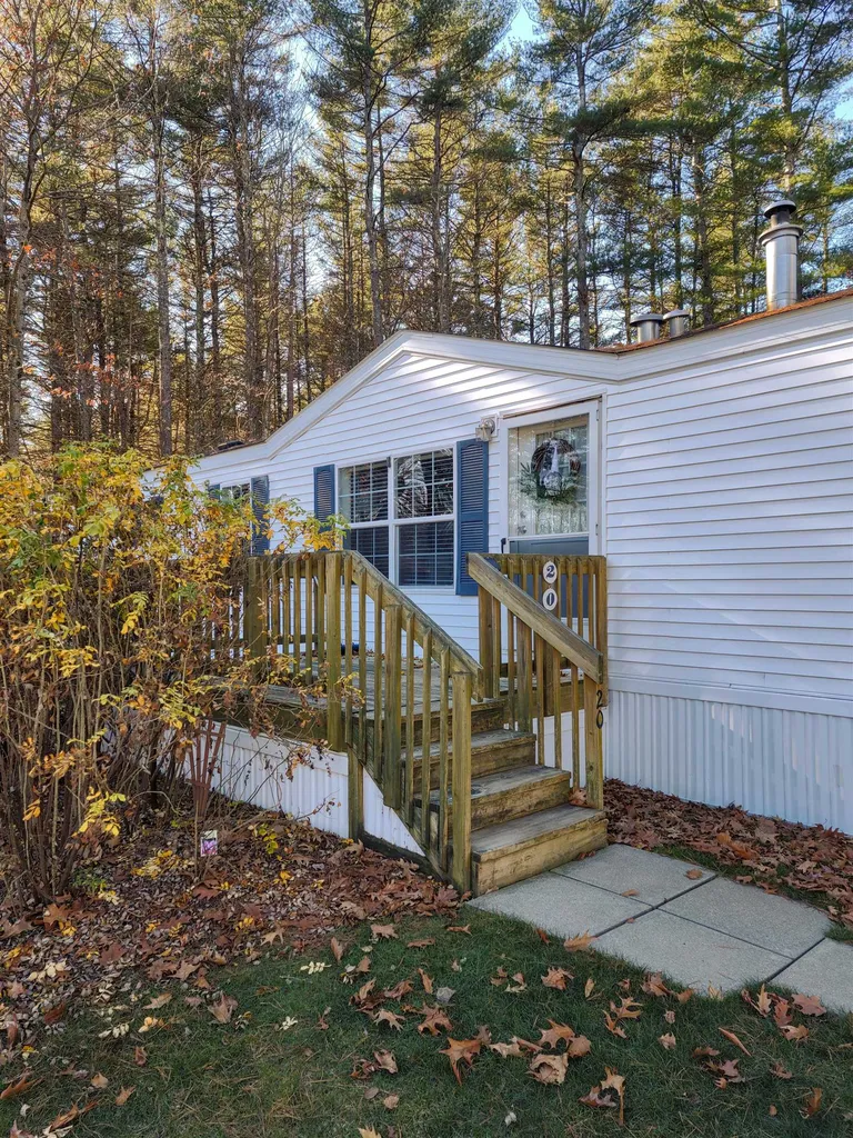20 Colonial Village Somersworth NH 03878