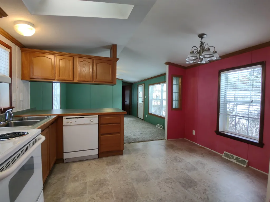 20 Colonial Village Somersworth NH 03878